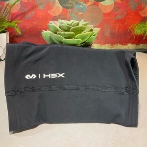 McDavid 6440 Hexpad Knee Or Elbow (Black, Large)